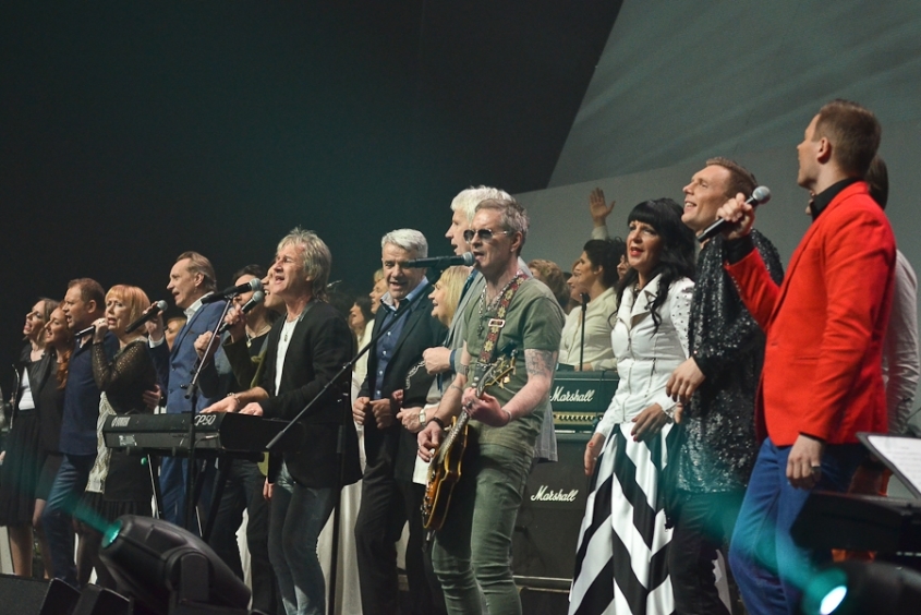 Paldies atbalstītājiem