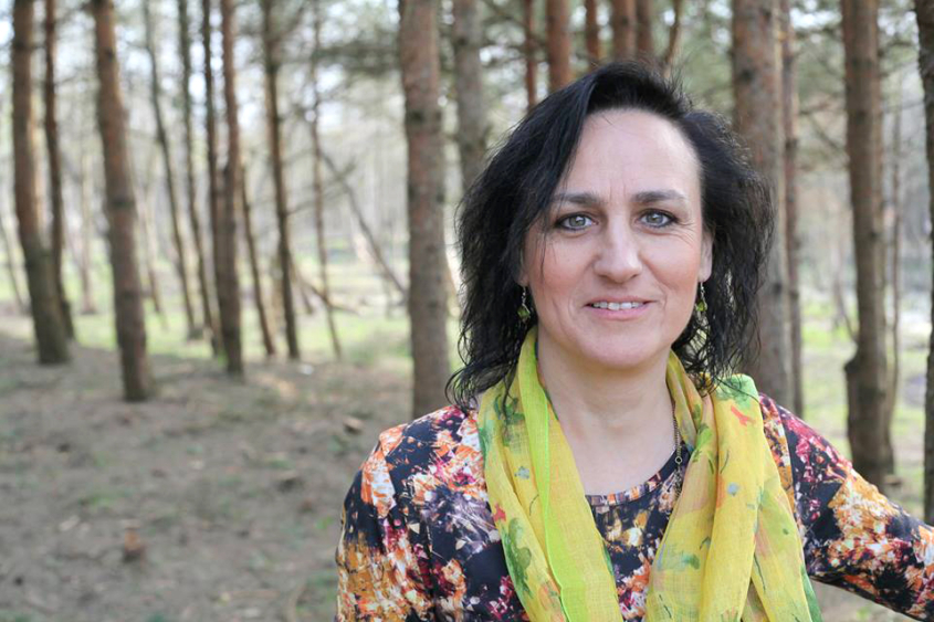 Dr. Ilze Jostmane  - turpmāk Ilze ŠTRĀLE