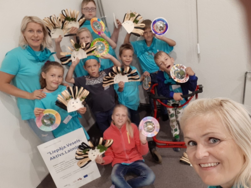 VIDEO: nometne Jūra. Smiltis. Pasakains miers un krāsains dzīvesprieks!